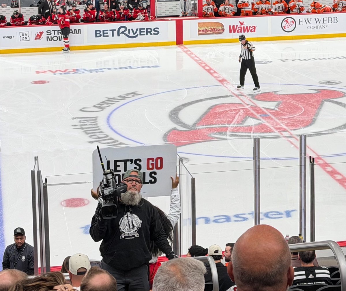 PrimetimeSamWoo's tweet photo. Seats tonight. #NJDevils https://t.co/bAmdOxADiB