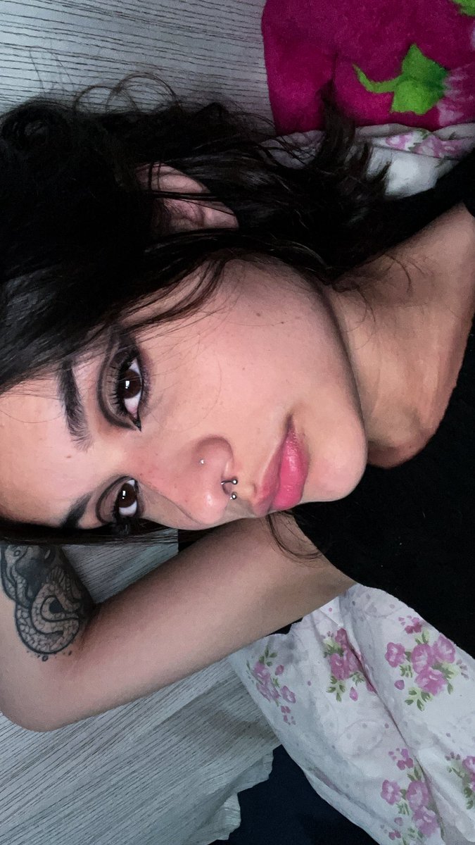 findommemaay's tweet photo. Eu / meu pé ✨ https://t.co/T9jGHKoNBx