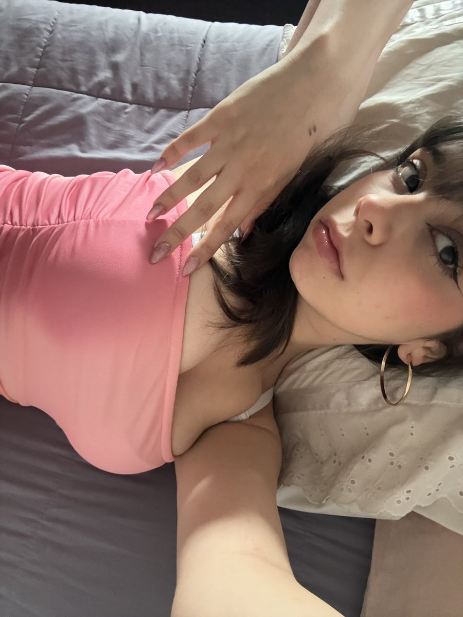 dios2390849032's tweet photo. empresta las tetas mejor https://t.co/QBPw58tsH0