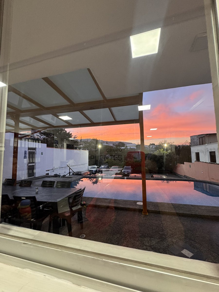 daycarrasco_'s tweet photo. Yo te cielo 🩷 
Les regalo esta fotito tomada hace 3minutos.

📍Cumbaya - Ecuador https://t.co/cPLCp0oiSu