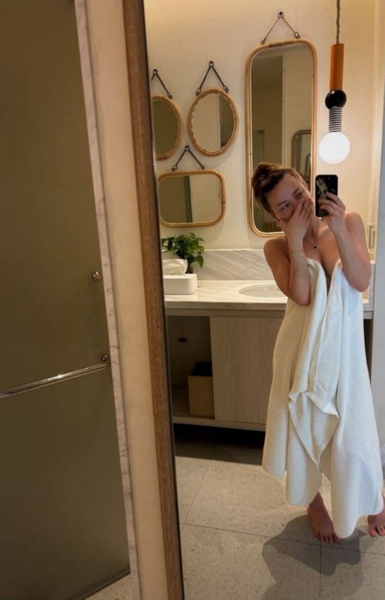 MARY1kzz's tweet photo. Pretty face, tempting vibes, and a little mystery you won't forget. 😘🔥
Don't just admire me from a distance… come say hello. 💋
📲 Signal: [Marysmith.184] https://t.co/XJjkCbNNuZ