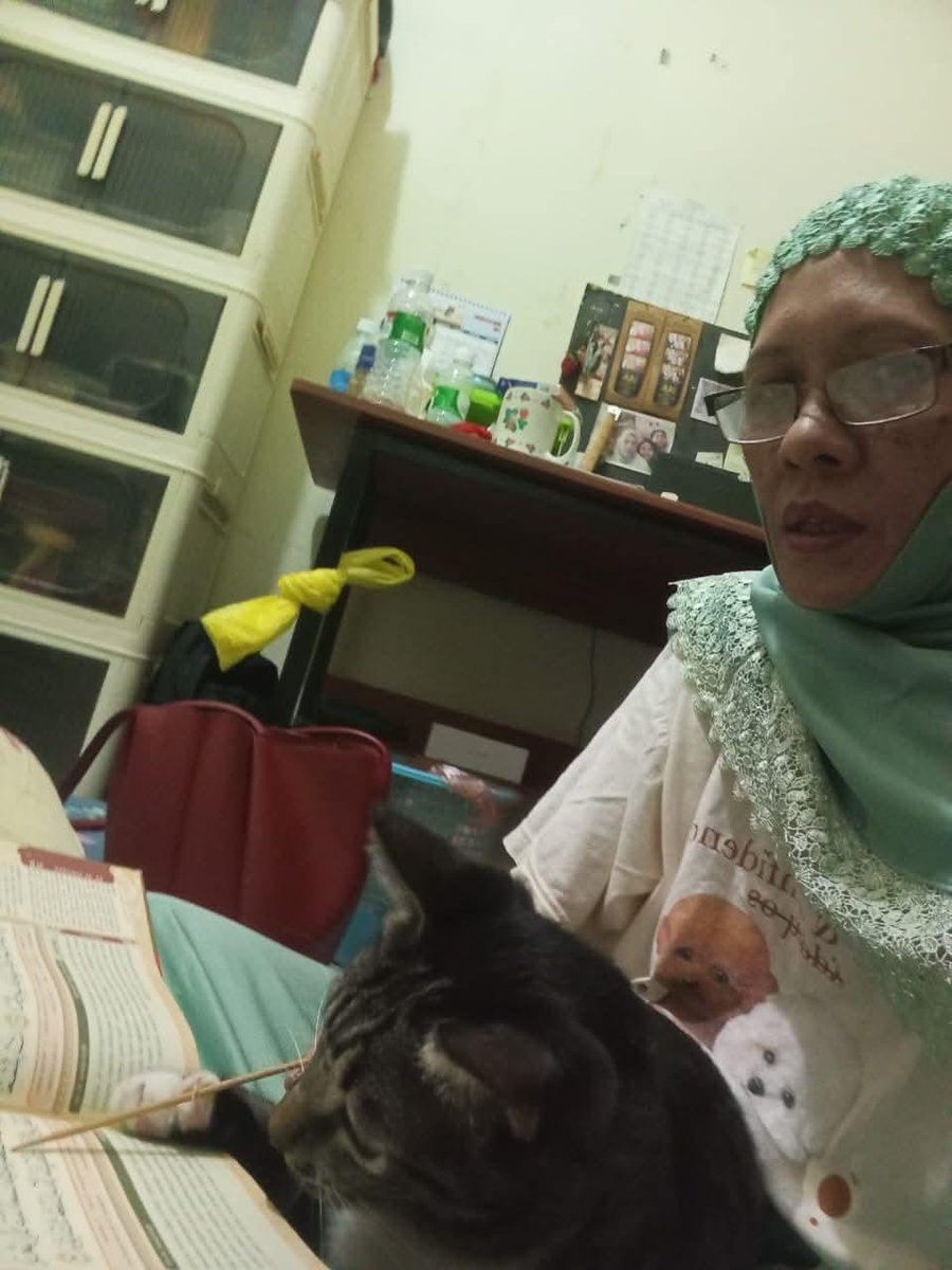 bebekhermes's tweet photo. besok-besok bisa adzan nih cuking https://t.co/GFYyOLx5D0