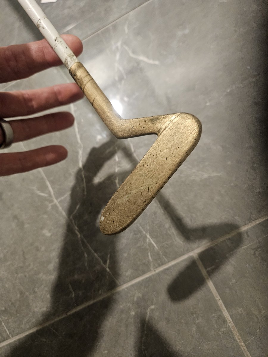 PopsGolfFit's tweet photo. Chopped this Acushnet Dyno down for my son. He loves it. We started chopping some older putters down for kids and they love them. https://t.co/NRewA8YJuL
