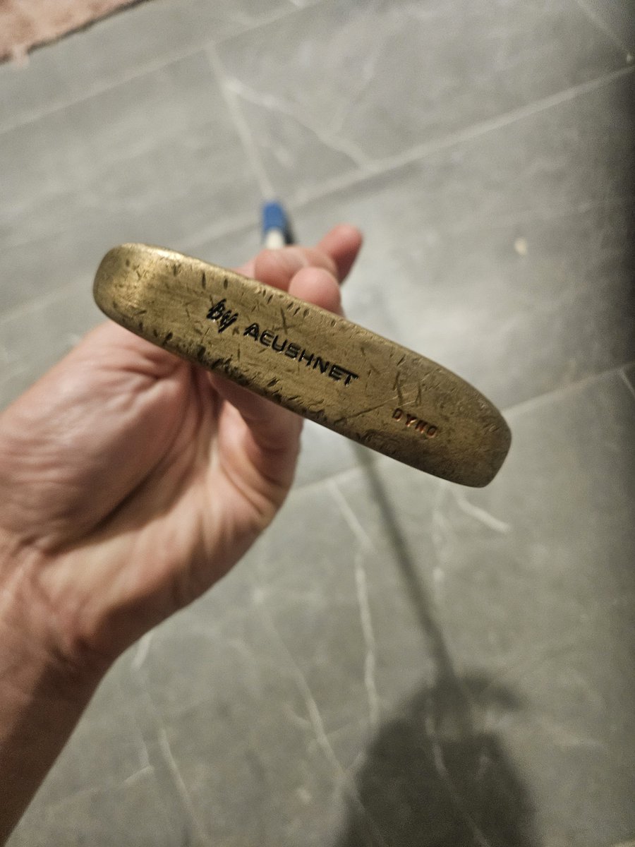 PopsGolfFit's tweet photo. Chopped this Acushnet Dyno down for my son. He loves it. We started chopping some older putters down for kids and they love them. https://t.co/NRewA8YJuL