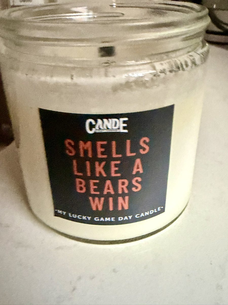 Igottafigh64510's tweet photo. Got my candles on standby 🐻⬇️🐻⬇️ https://t.co/8kRpQWFSAp