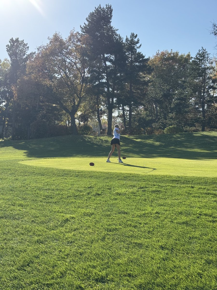 TurfTank's tweet photo. 77° in MN on Oct 22, 11yr bday for Rourke so let’s play some golf! https://t.co/JM7vJO1YDQ