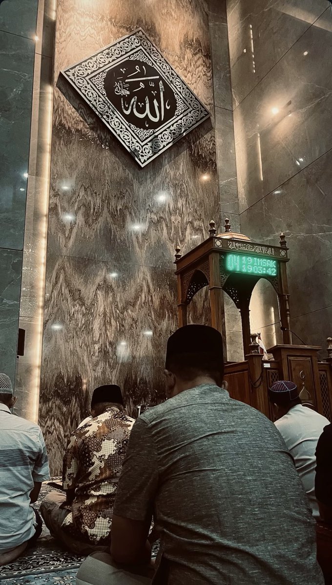 michelleerrq's tweet photo. praying to the god https://t.co/umEtHYrXQf