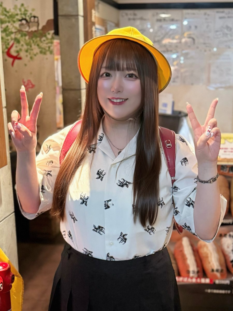 muramurarinn's tweet photo. 小学生の私へ

16歳で結婚して子供を産んで、
その子供も16歳で結婚出産して、
32歳でおばあちゃんになると思ってたよね

ありえないから

今も居酒屋でランドセル背負って
友達とはしゃいでるから

ごめんね

でも、けっこう人生楽しいよ

39歳の私より https://t.co/LyBztzr0eB