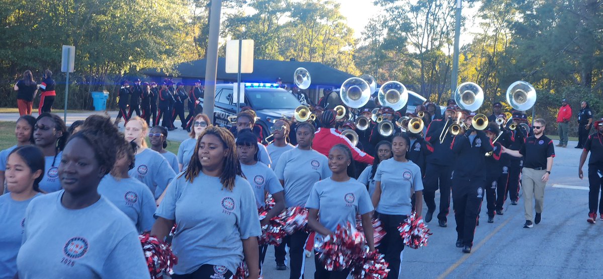 GayleHerrington's tweet photo. Wouldn't be Homecoming without @BetaClubWHS in the parade!
#PackPride https://t.co/ZCTmGqQLMb