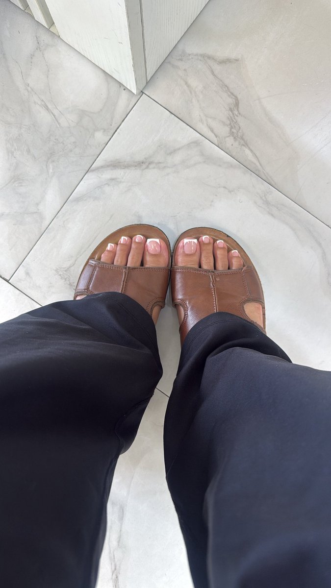 ksrh00's tweet photo. can never go wrong with french tip 🤍 https://t.co/yToux467up