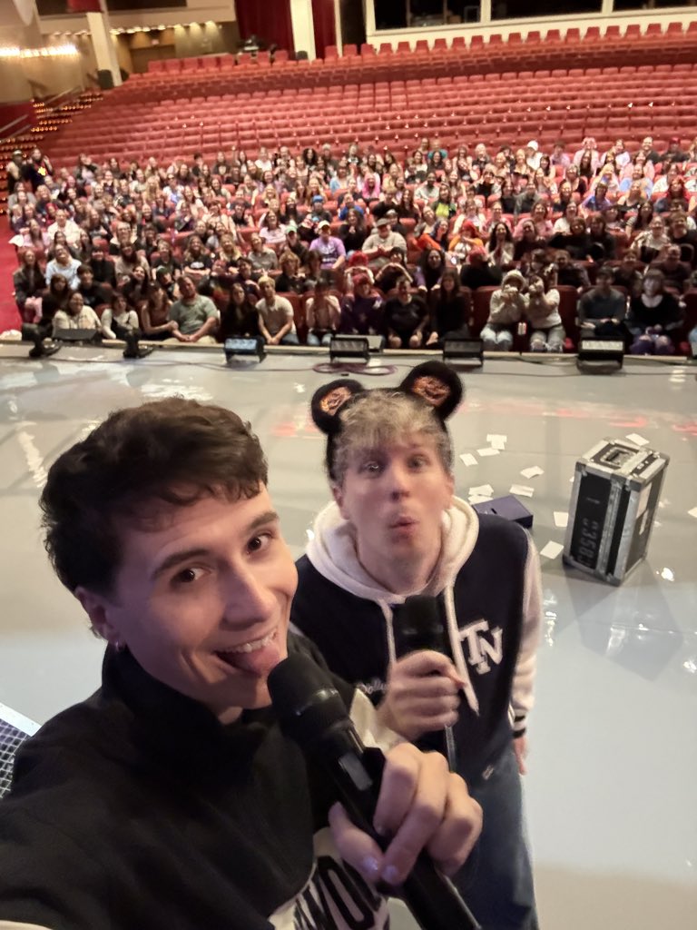 HLpreshowpics's tweet photo. PHASHVILLE TN https://t.co/hXaq83X1ZN