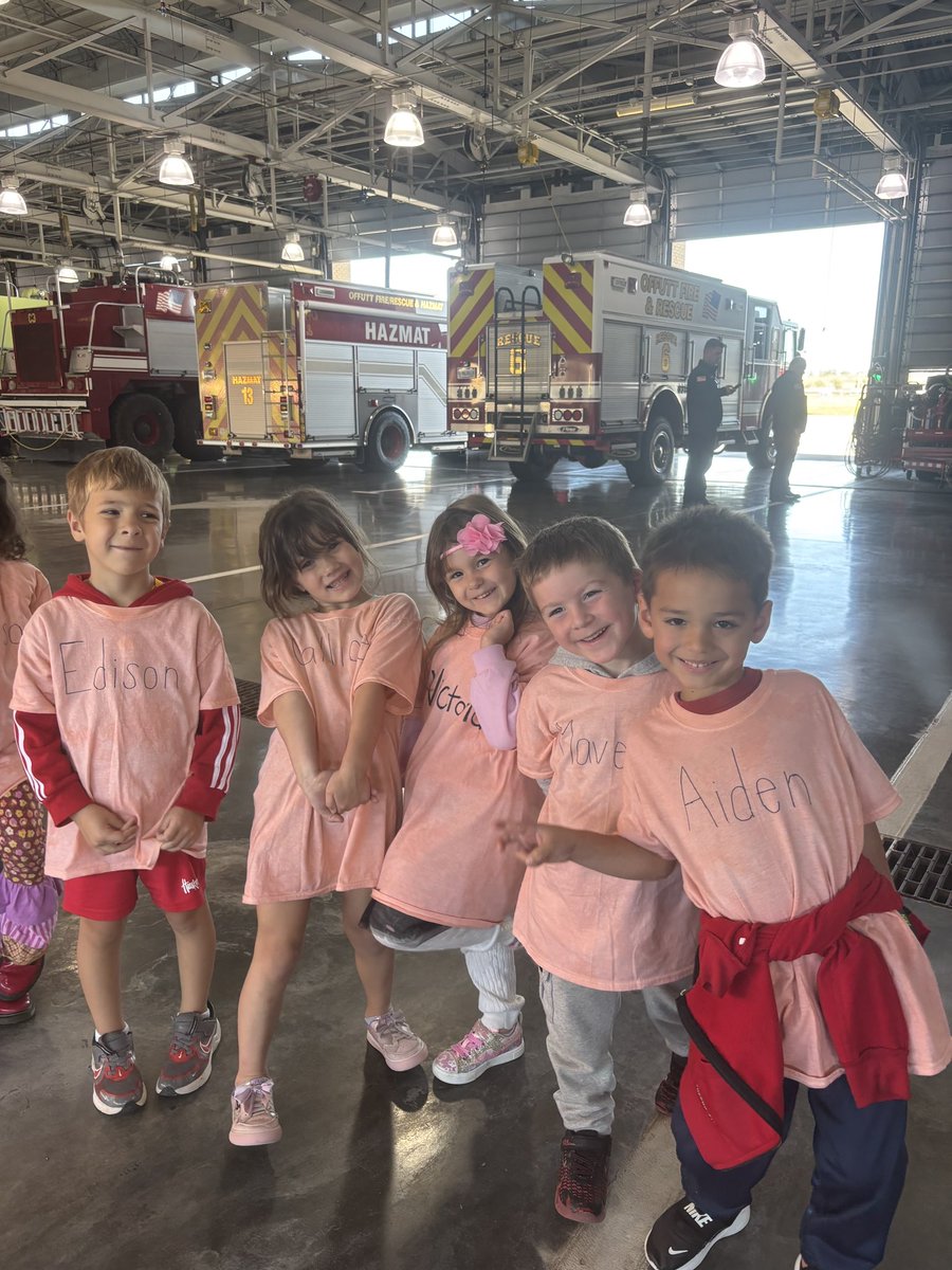 TSWildcats_BPS's tweet photo. 🚒❤️ Kindergarten took learning into the community with a visit to the @Offutt_AFB Fire Station! Learning about fire safety and thanking our local heroes! 💙🐾 #bpsne https://t.co/gkAQTCD1Nj