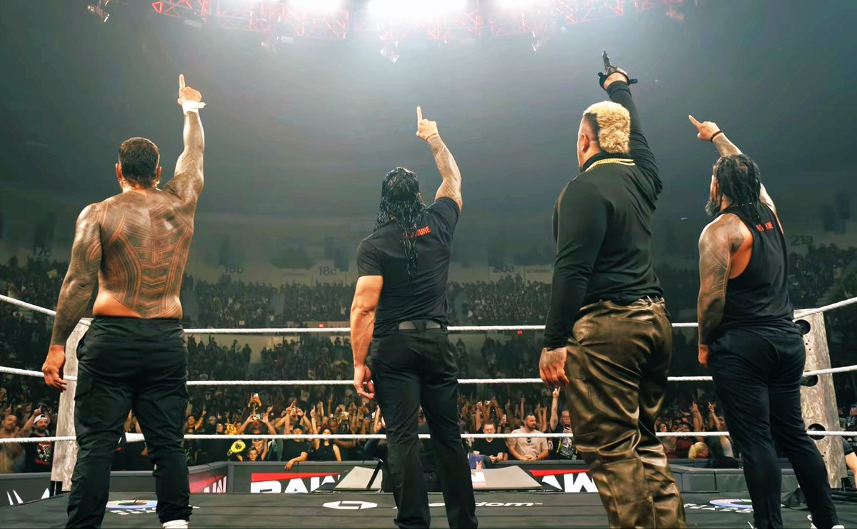 sk_solo7's tweet photo. The OG Bloodline is back in full! 🩸☝🏽 #WWE https://t.co/N7pLGI0EHZ