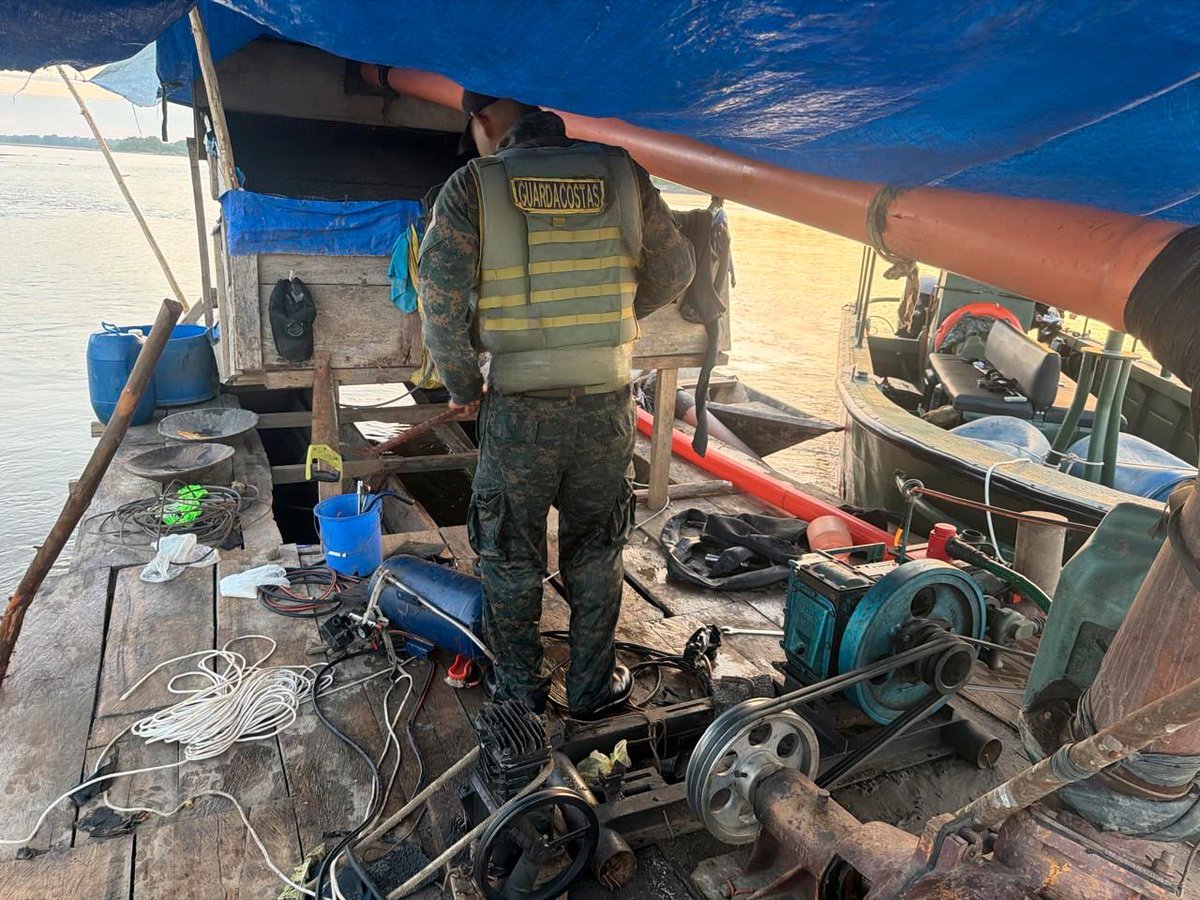 MGP_DICAPI's tweet photo. La Capitanía de Puerto de Iquitos, participó del 13 al 19 de octubre, en un operativo contra la minería ilegal, junto a la Fiscalía Especializada en Materia Ambiental, en las inmediaciones de la comunidad de Huamán Urco, en Loreto.
https://t.co/JSnyWlSqXh https://t.co/tQVwcJJAat