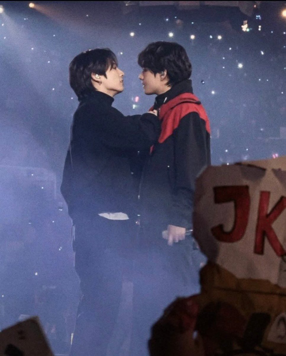 yoon_potato's tweet photo. taekook en argentina
tierra de mujeres feministas y putos enamorados https://t.co/eR6yw0bckL