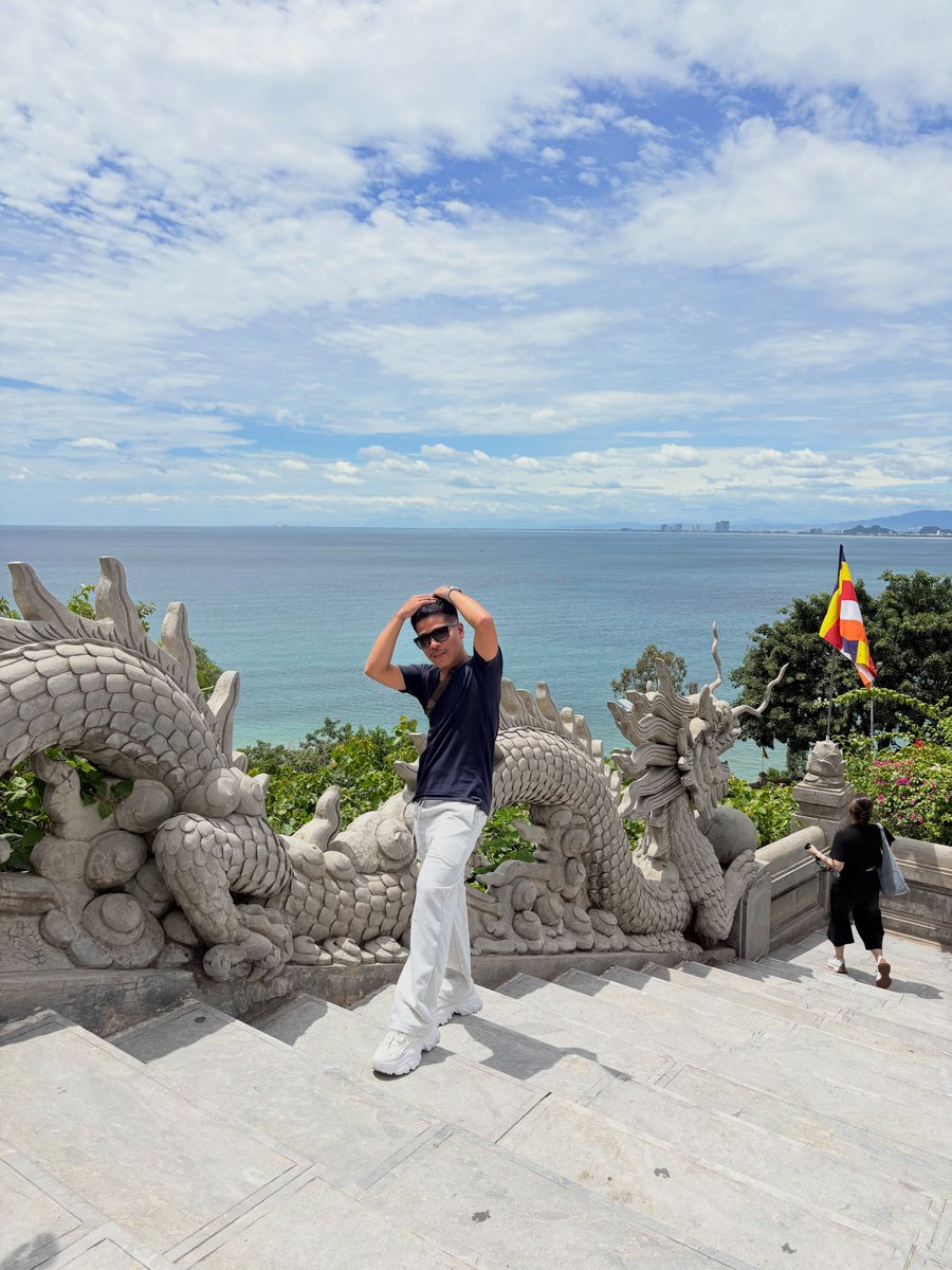 CharmLovethese's tweet photo. Pagoda Mountain views: peaceful pagodas, fresh air, and stunning city and sea vistas. Every step was worth it with the Genesis Fam. https://t.co/37Zorp6dLo