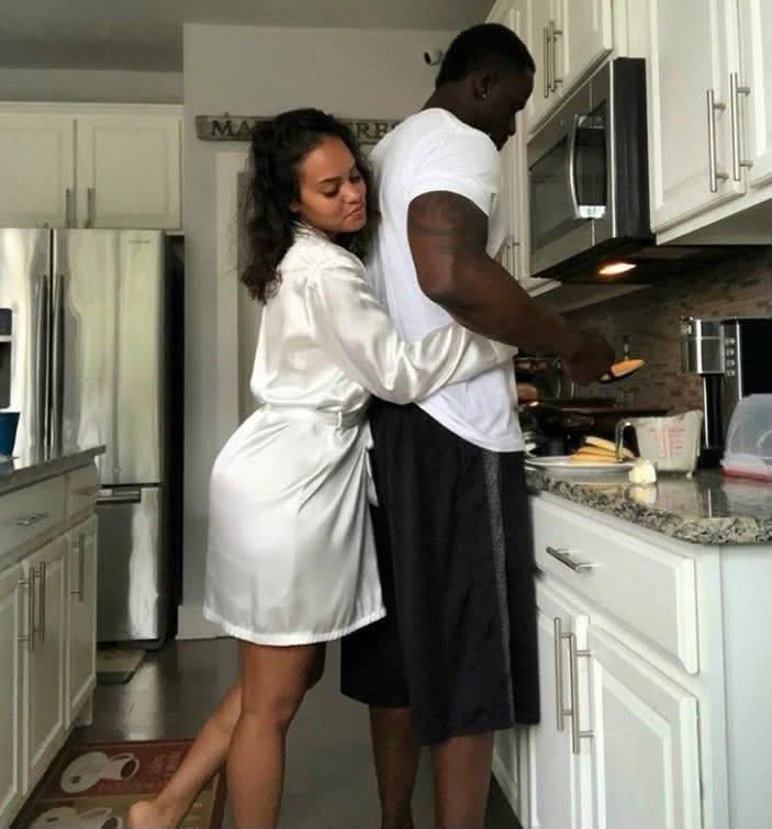 KLeeeyah's tweet photo. Everybody wanna go out. I wanna come home to THIS. 🥹🤎>>>>> https://t.co/dtENLCohKk