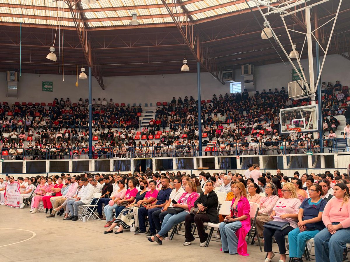 IssstesonGob's tweet photo. 1/2
🎀 Con gran éxito, #ISSSTESON ✅realizó el IV Simposio de Cáncer de Mama en Nogales ante cientos de trabajadores y estudiantes de la salud, con el objetivo de sensibilizar sobre la detección oportuna y compartir experiencias en la rama de la medicina al respecto 👩🏻⚕️ https://t.co/KtMFGBQe8B