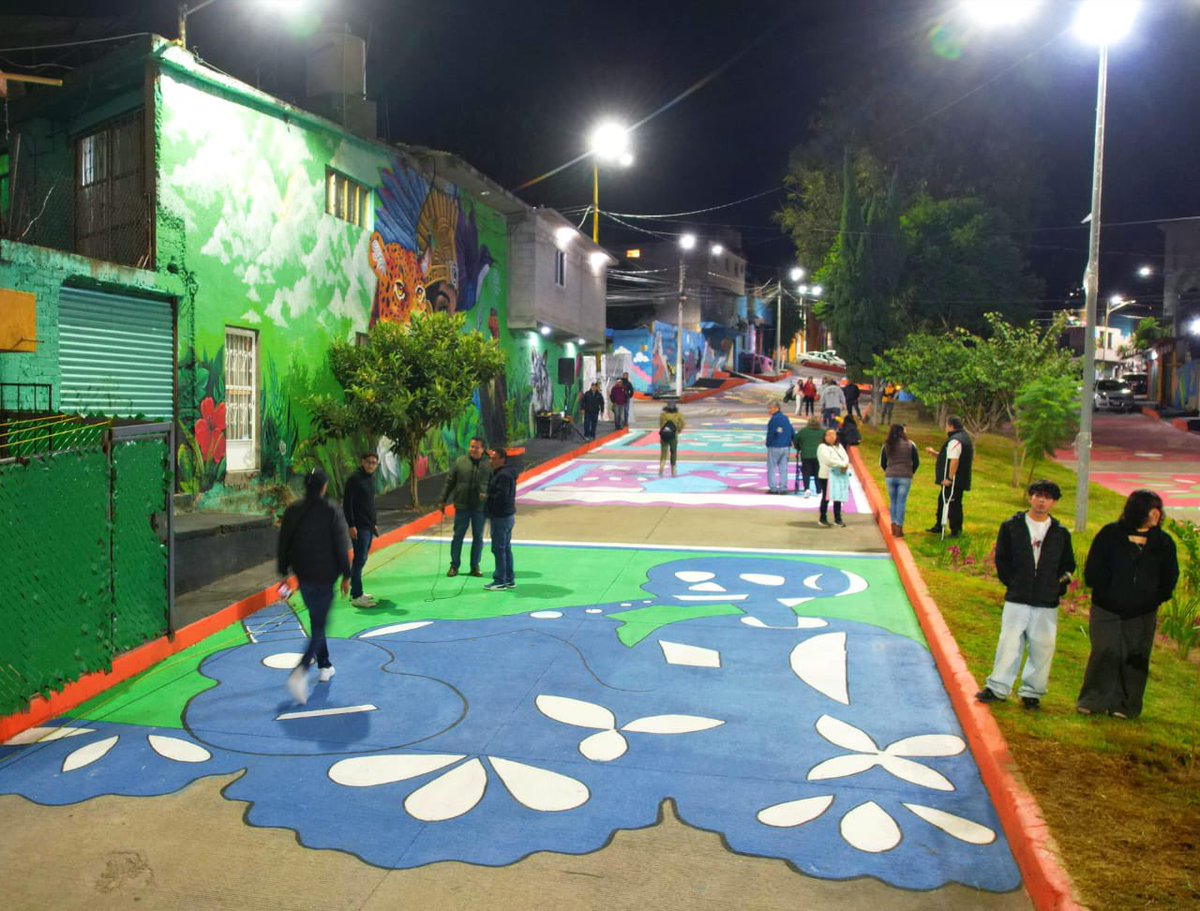 azucenacisneros's tweet photo. Con honestidad alcanza para más calles, más luz y más color. #Ecatepec #CambioQueSeSiente https://t.co/IyxKuKSZ0c