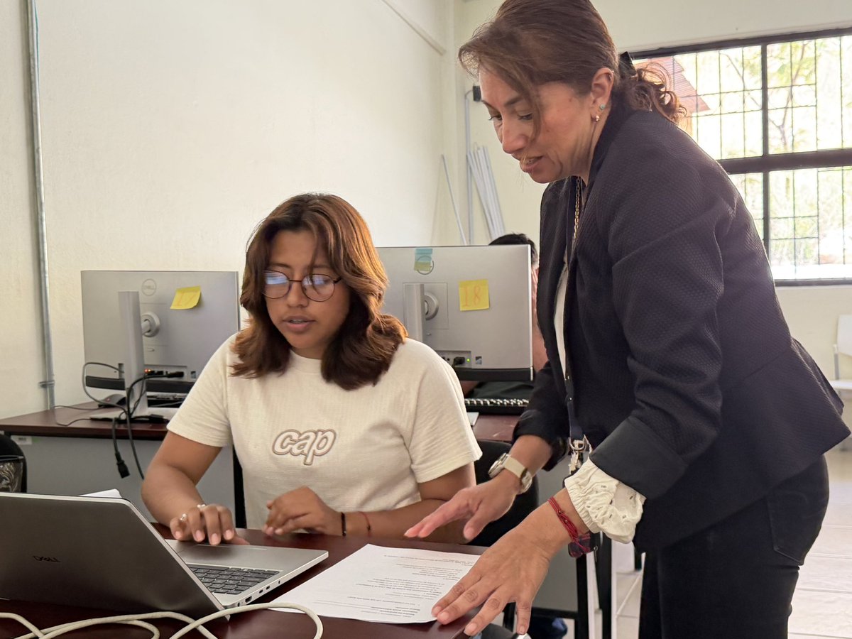 utvco's tweet photo. Jóvenes de las diferentes carreras de nuestra universidad, participan en un ejercicio de evaluación de los contenidos de “Conoce México”, una nueva sección del portal del @INEGI_INFORMA, cuya publicación se realizará próximamente. 📉👨‍💻 https://t.co/zsU2O818K4