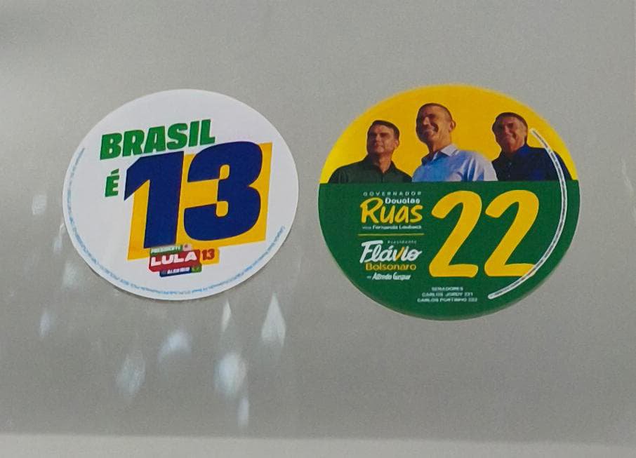 Getliosadekdde's tweet photo. @brucaixeiro Eu tenho esse adesivo https://t.co/zecxga7eju