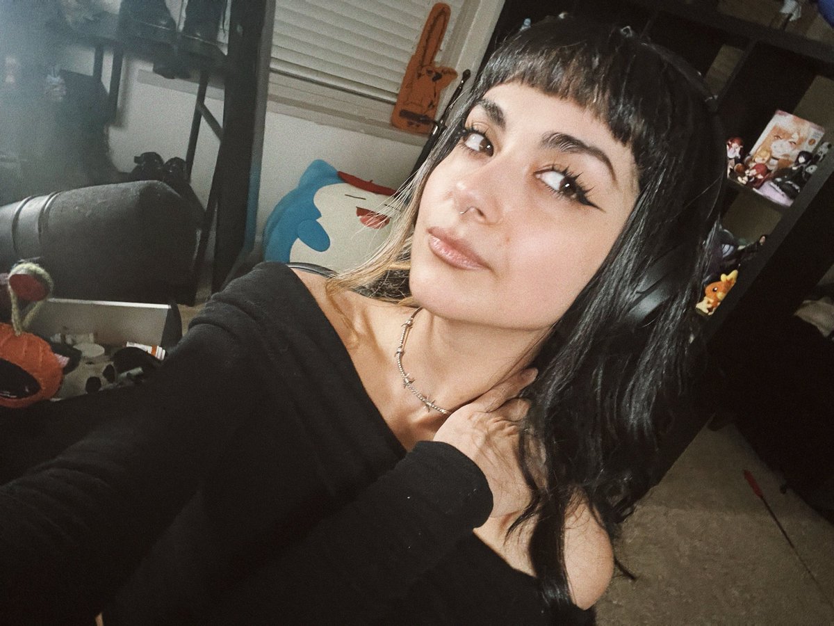 bittybanshee's tweet photo. weague of wegends 

🖤 ttv // ittybittybanshee https://t.co/kDzMwCgWHF