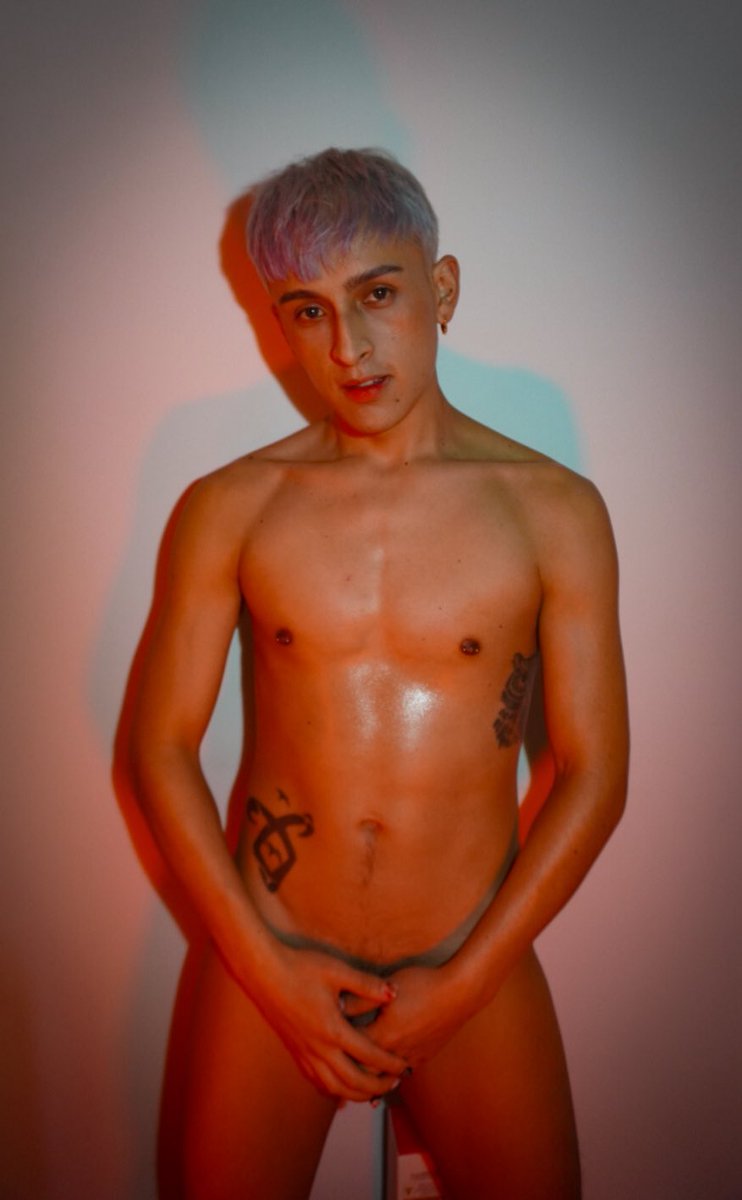 ken_nigth's tweet photo. Estaré en @AngelsNPCo #MaskedBall 🎭 del 24 de Octubre. La #MegaOrgía 🍑🍆💦💦
❤️🔁 #SilverTicket https://t.co/VwK8CcPqR4