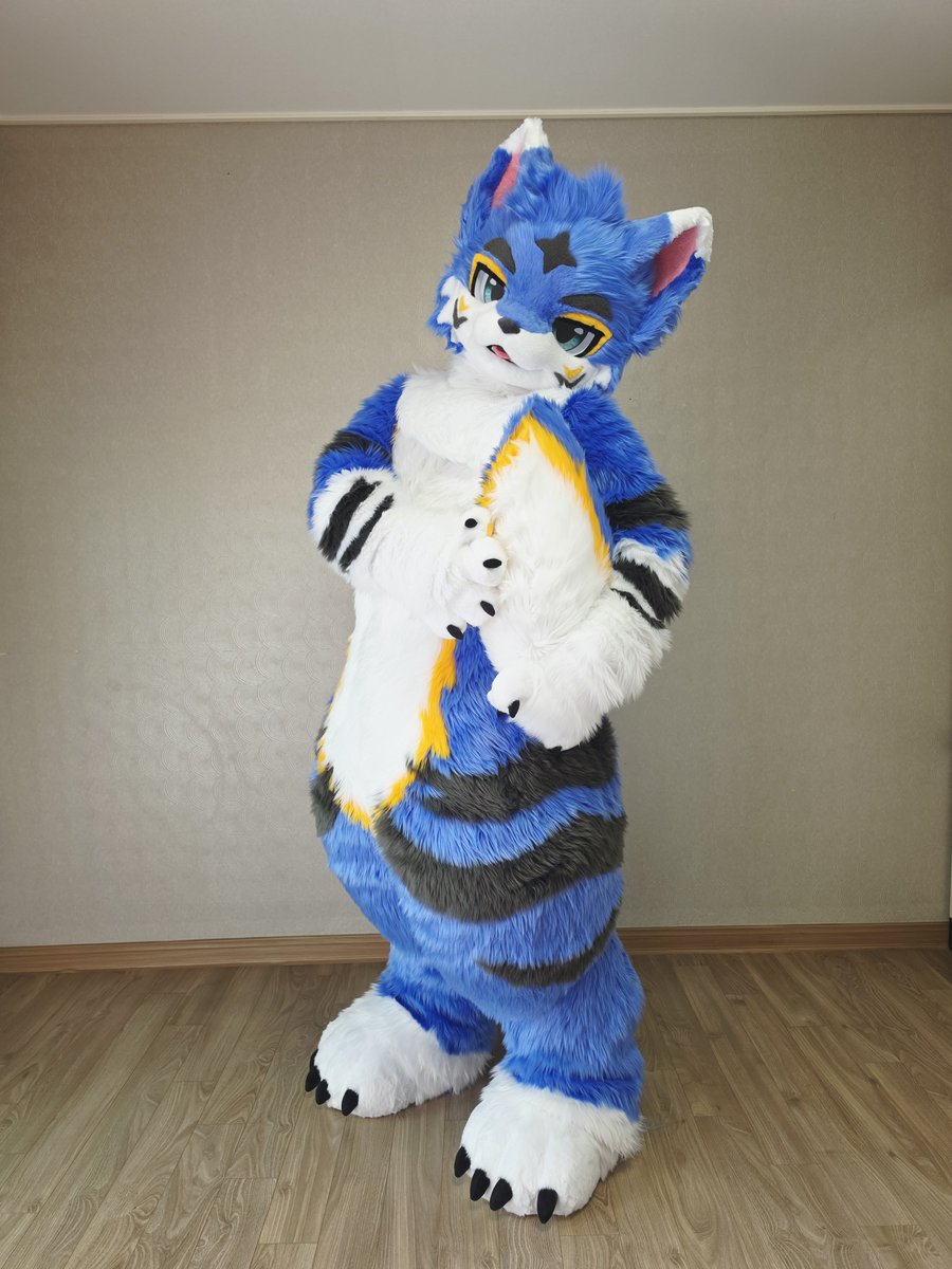 ATON_fur's tweet photo. 오늘 날씨 진짜 좋다! 우리 나가서 놀래?
이거 데이트 인가? 💙

#FursuitFriday #Fursuit https://t.co/tWwCoWQH67