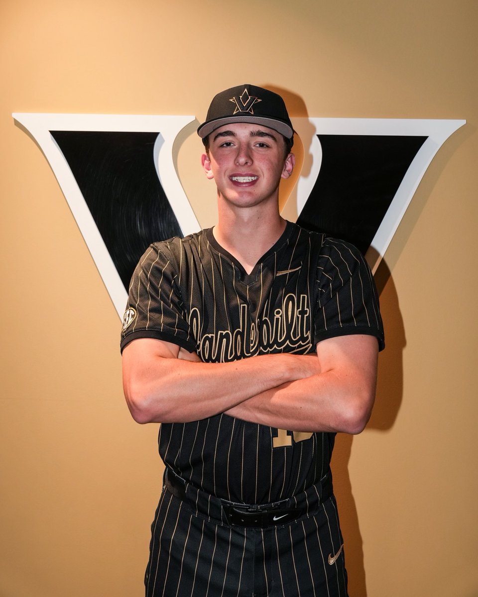 bsblbuzz's tweet photo. BREAKING: Gavin Chakar has announced his commitment to Vanderbilt.  

Chakar is ranked the No. 61 overall player nationally and the No. 1 player in Connecticut in the class of 2028. https://t.co/d2SenE0Udl