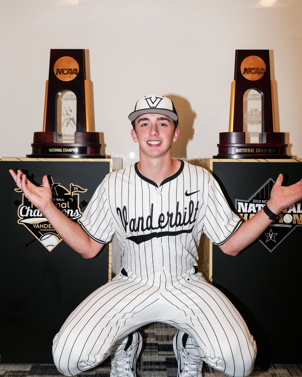 bsblbuzz's tweet photo. BREAKING: Gavin Chakar has announced his commitment to Vanderbilt.  

Chakar is ranked the No. 61 overall player nationally and the No. 1 player in Connecticut in the class of 2028. https://t.co/d2SenE0Udl