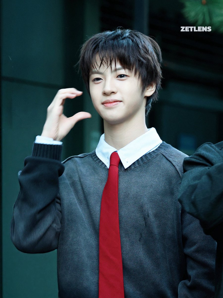 lilibluee_'s tweet photo. Good morning, Baobei 💙

#A20 #A2OSOUL #ZET #제트 https://t.co/K5l2et74xV