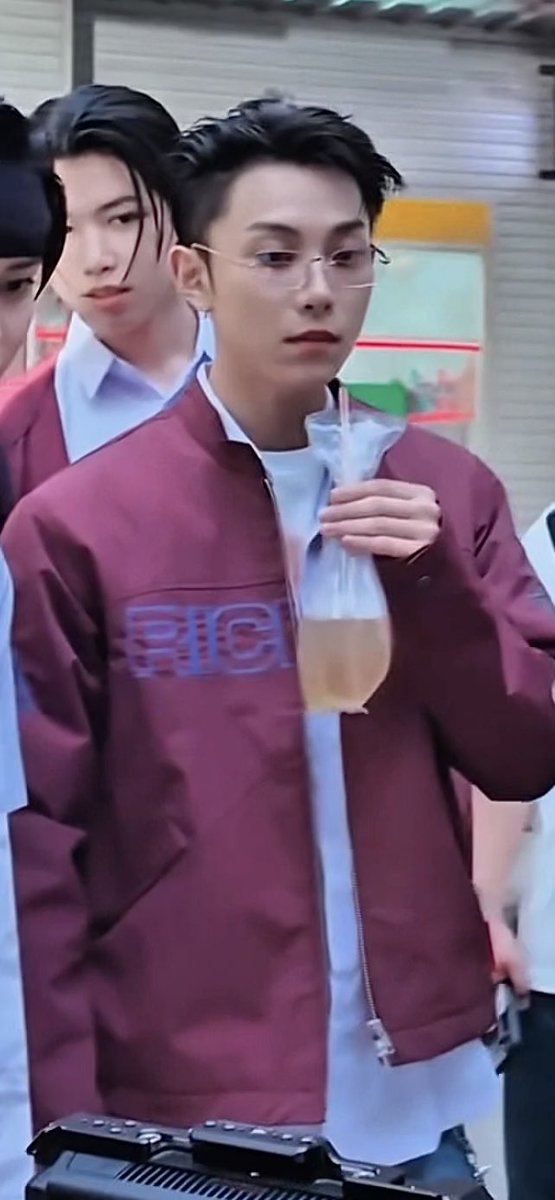 jetaime4shoboiz's tweet photo. “boss magkano kwek-kwek?”  https://t.co/QaNoADrGiX