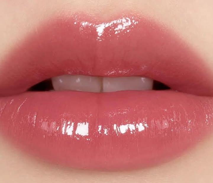 cbexytw's tweet photo. Yang nanya lippies yang di foto, yang hasilnya glousy kyak jelly gitu 
Aku pakek yang ini ya, https://t.co/r8sKEtZcUR
https://t.co/r8sKEtZcUR
yang ORI bukan yang kW warnanya cakep pooolll😭 https://t.co/m4VT3AeIKU