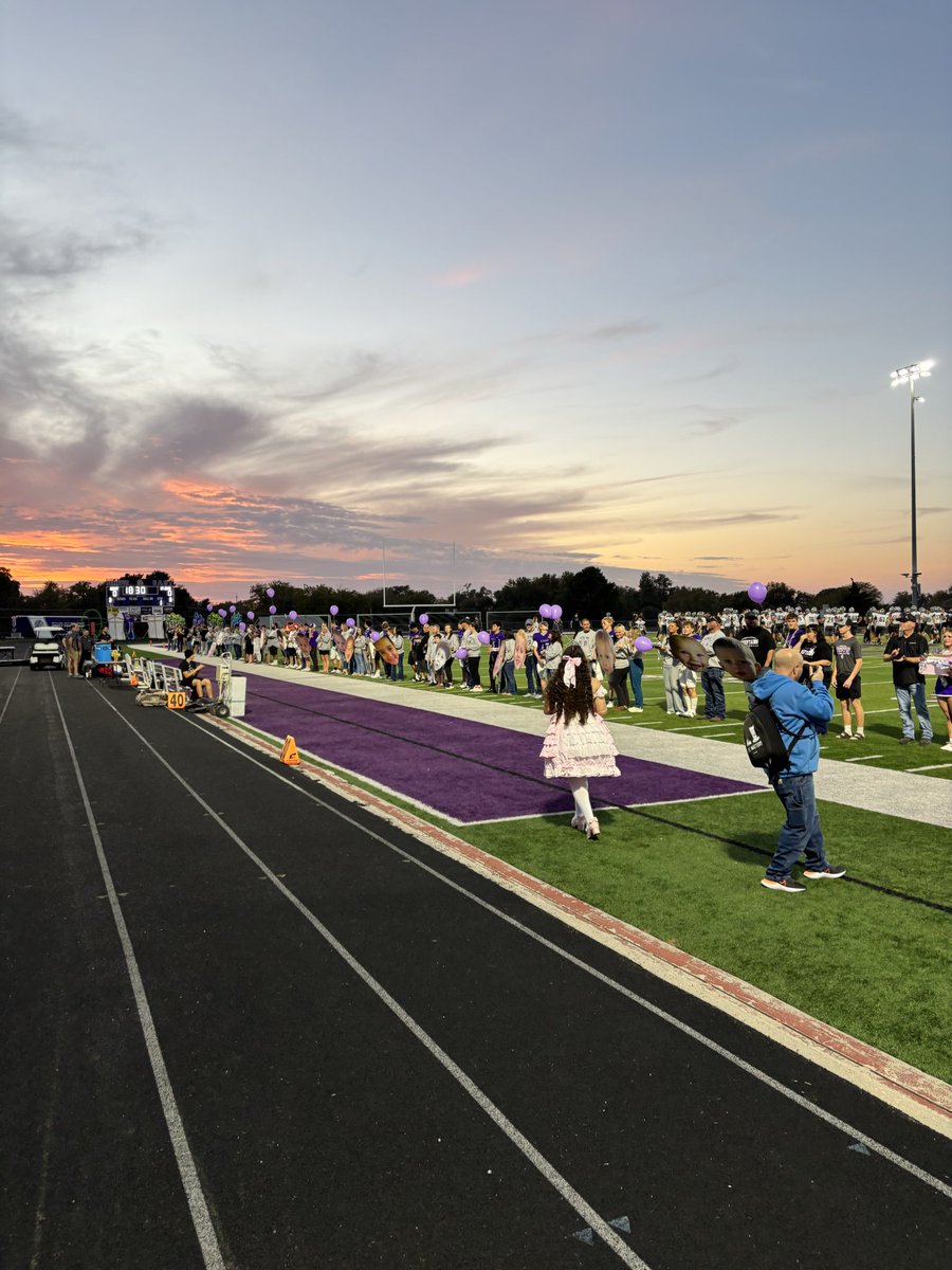 ChieftainNation's tweet photo. Thanks to all of our senior girls golf, boys tennis, football, and cheer. https://t.co/W95zflVeTx
