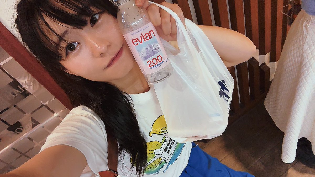 yotsuba_otter's tweet photo. おはようございます☀
金曜日ってあっちゅーまに来ちゃった🙌🙌
帰ったら美味しいもの食べるぞー🍤✨🤤
今日もファイト！！！！！
#つぶどる #相模原 #ご当地アイドル https://t.co/A0CGXDU2qs