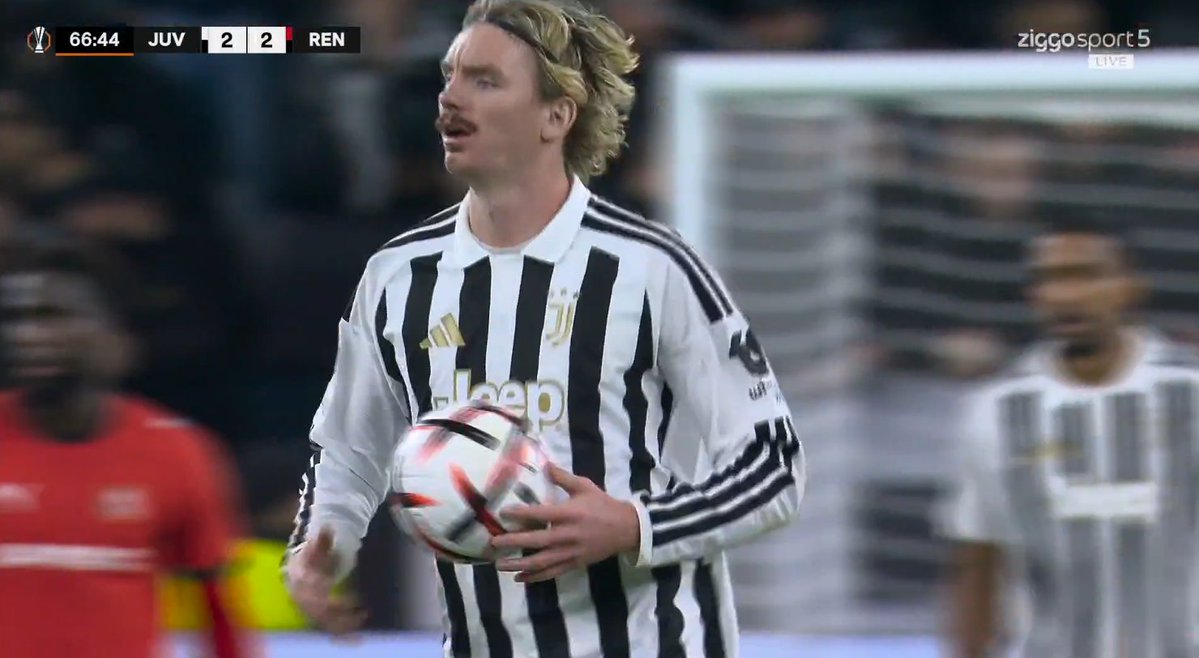 foet247europa's tweet photo. Juventus preserved their unbeaten record as Nick Woltemade's penalty rescued a 2-2 draw against Rennes. #JUVSRFC #UEL #JuveSRFC #JuveRennes https://t.co/PbgJ7yGhwn