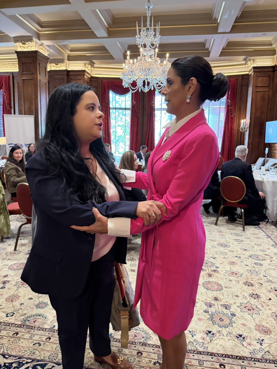 MilenaMayorga's tweet photo. En mi agenda de promoción de país, participé en la reunión anual de HUGE, una organización que agrupa al sector privado de El Salvador, Honduras, Guatemala y Estados Unidos.

Durante el encuentro, realizado en Washington, D. C., se fortalecieron las relaciones y se impulsó el diálogo para promover oportunidades de inversión, estrechar los vínculos comerciales y fomentar el desarrollo económico regional. 🇸🇻🤝🇺🇸
@huge_council