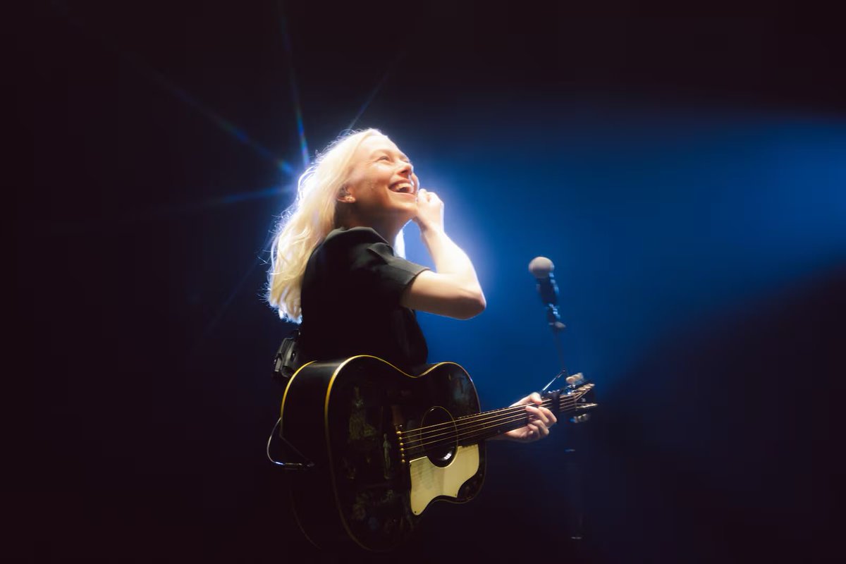 sourcebridgers's tweet photo. Phoebe Bridgers in Salt Lake City for The Lost Tour 🌌 https://t.co/vGk9Nts101