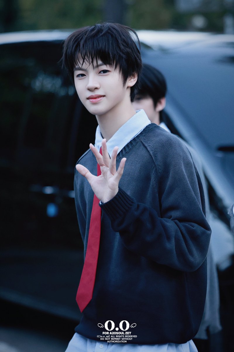 dontcallmeplz3's tweet photo. 261023
KBS출근
🥺🖐🏻
#A2OSOUL #ZET #제트 https://t.co/8h7arNQ4wK