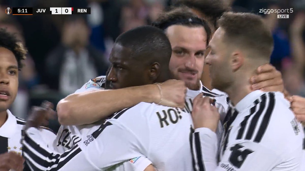 foet247europa's tweet photo. Juventus preserved their unbeaten record as Nick Woltemade's penalty rescued a 2-2 draw against Rennes. #JUVSRFC #UEL #JuveSRFC #JuveRennes https://t.co/PbgJ7yGhwn