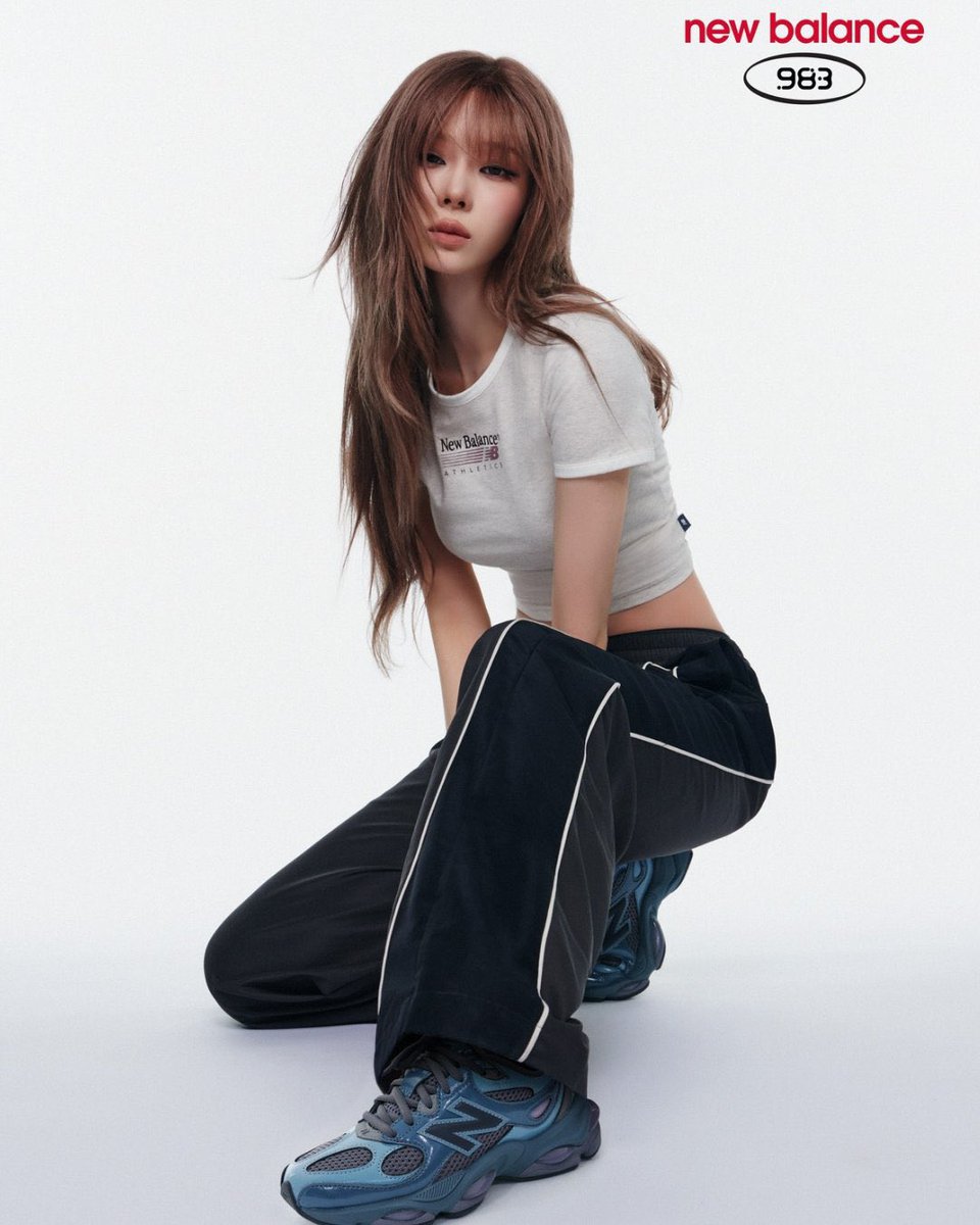 pionaes's tweet photo. GIRLTWINKS UNITED FOR NEW BALANCE https://t.co/tSVs0ltQQf