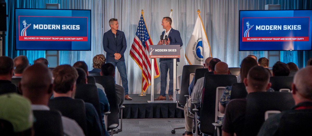 SecDuffy's tweet photo. American jobs, American manufacturing, deployed in American airspace 🇺🇸

For the first time in three decades, @RTX_News is making radars in Largo, FL, to help modernize our air traffic control system

Workers win. Travelers win. America first. Thanks to @POTUS https://t.co/dRCKkWHeku