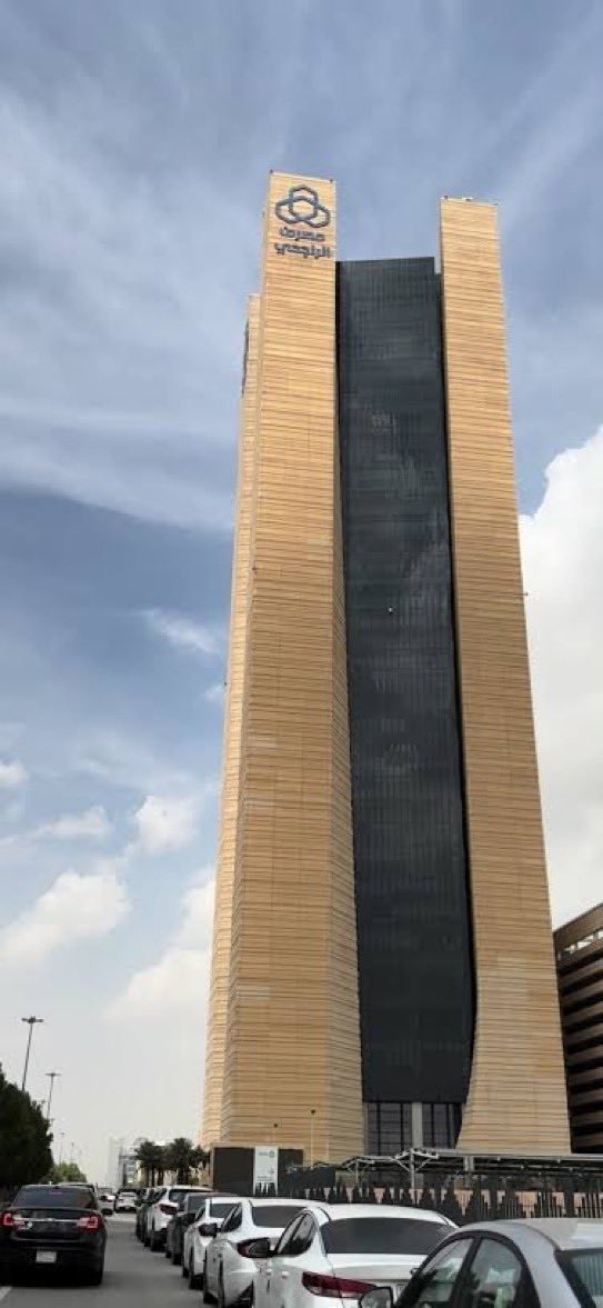 Fatimah_5656's tweet photo. @alrajhibank الإجابة الصحيحة: برج الراجحي (برج مصرف الراجحي / برج الإدارة العامة).

#سبتيات_الأزرق 

🇸🇦🇸🇦

بالتوفيق https://t.co/BG3HyOXNlt
