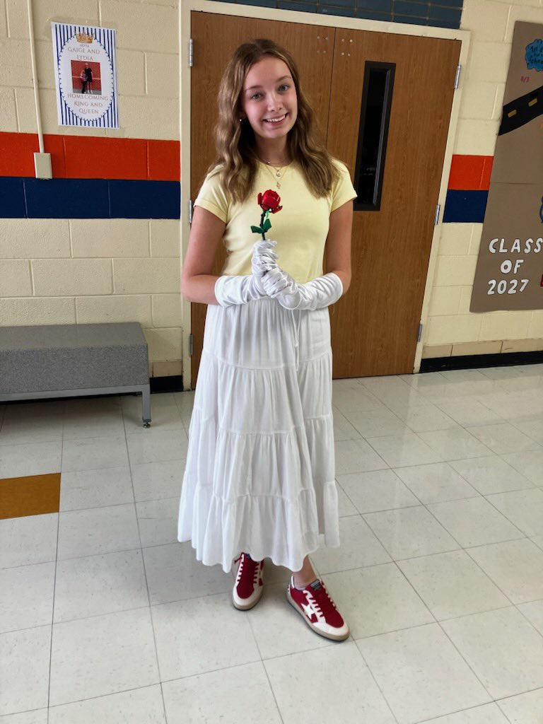 ajhsvols's tweet photo. HOCO Spirit Week Day 4: Disney vs. Marvel https://t.co/SYFb3YMyUo