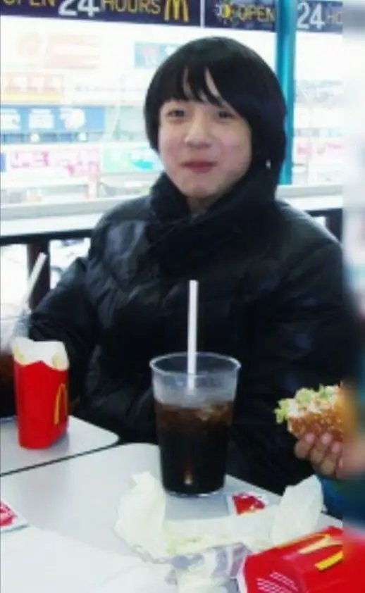 nm9711's tweet photo. Fotos de Jungkook en su era pre-debut/debut que probablemente no las hayas visto 🤭💜 https://t.co/u2sKPS4SHJ