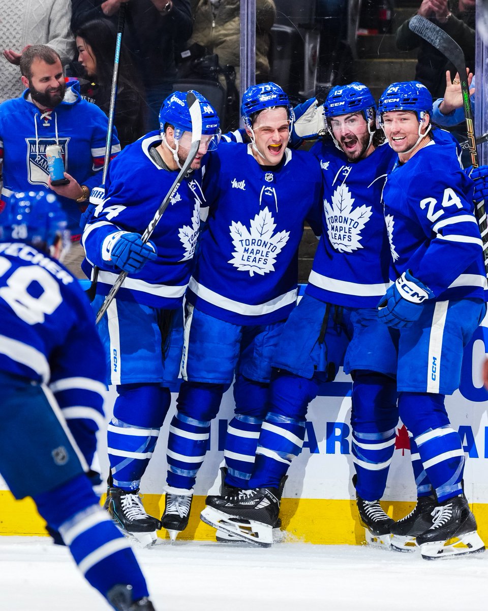 MapleLeafs's tweet photo. Find Buds that celebrate your goals like this 💙 https://t.co/4UeFRyyoYv