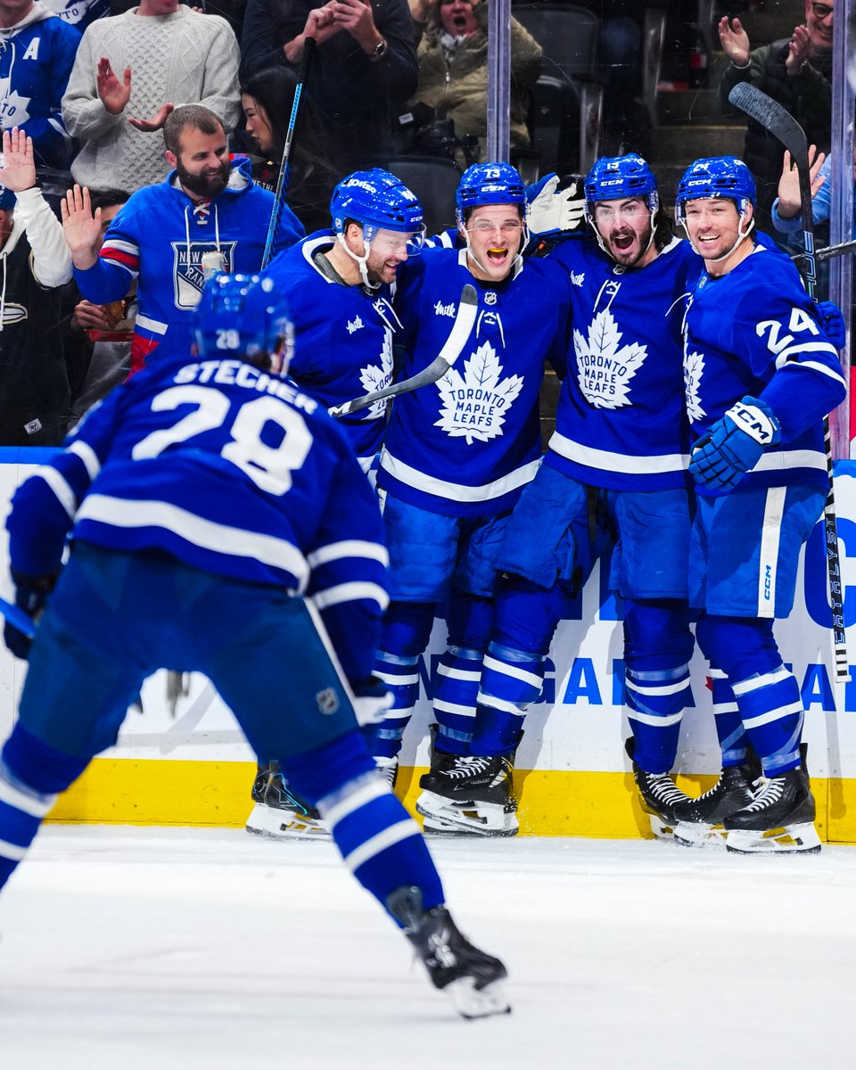 MapleLeafs's tweet photo. Find Buds that celebrate your goals like this 💙 https://t.co/4UeFRyyoYv