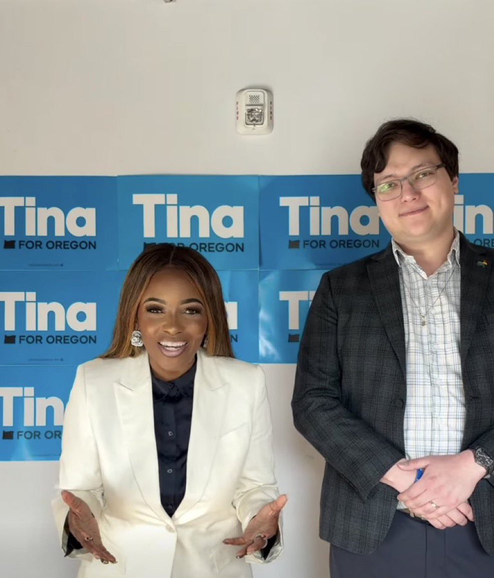 PollTracker2024's tweet photo. Jasmine Crockett campaigns for Governor Tina Kotek in Oregon. https://t.co/11KgREWS3f