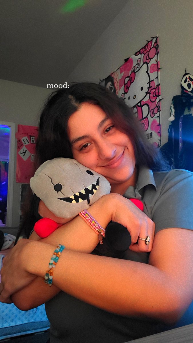 deadgirlloopz's tweet photo. My @DeadbyDaylight Trapper plushie came finally and I'm so so happy! https://t.co/cOFqYZpits
