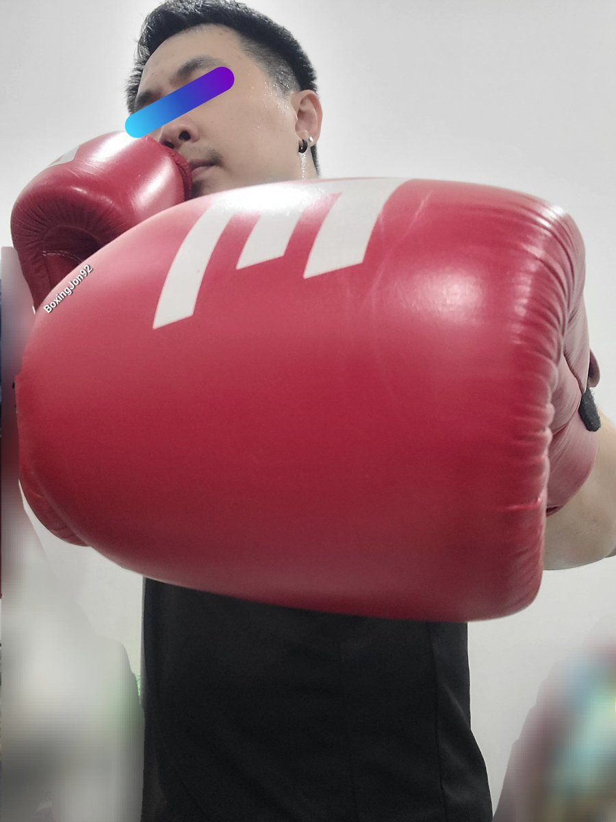 BoxingJon92's tweet photo. Tap 🥊 BANG 🥊🥊 https://t.co/Q8Rff5F5wx
